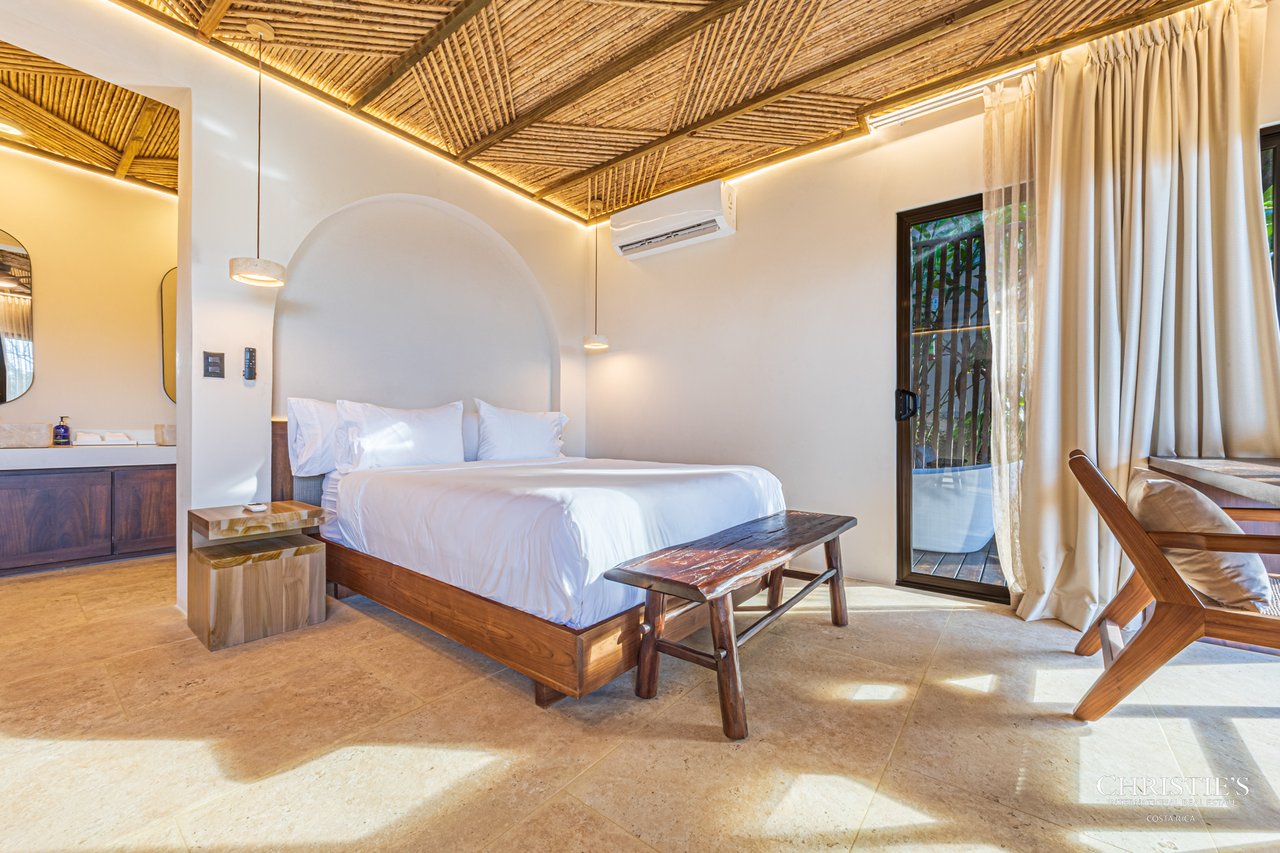 Luxury Hotel Boutique with Ocean Views | Walking distance to the beach | 13.2 Acres