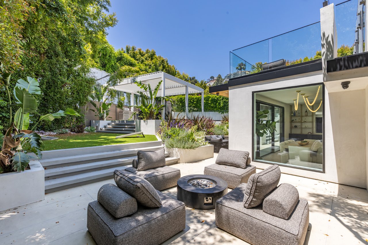 Luxury Gated Villa w/ Pool, Spa & Designer Interiors