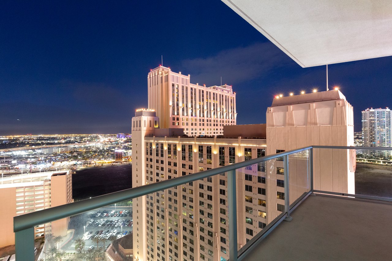 2700 Las Vegas Boulevard 2303