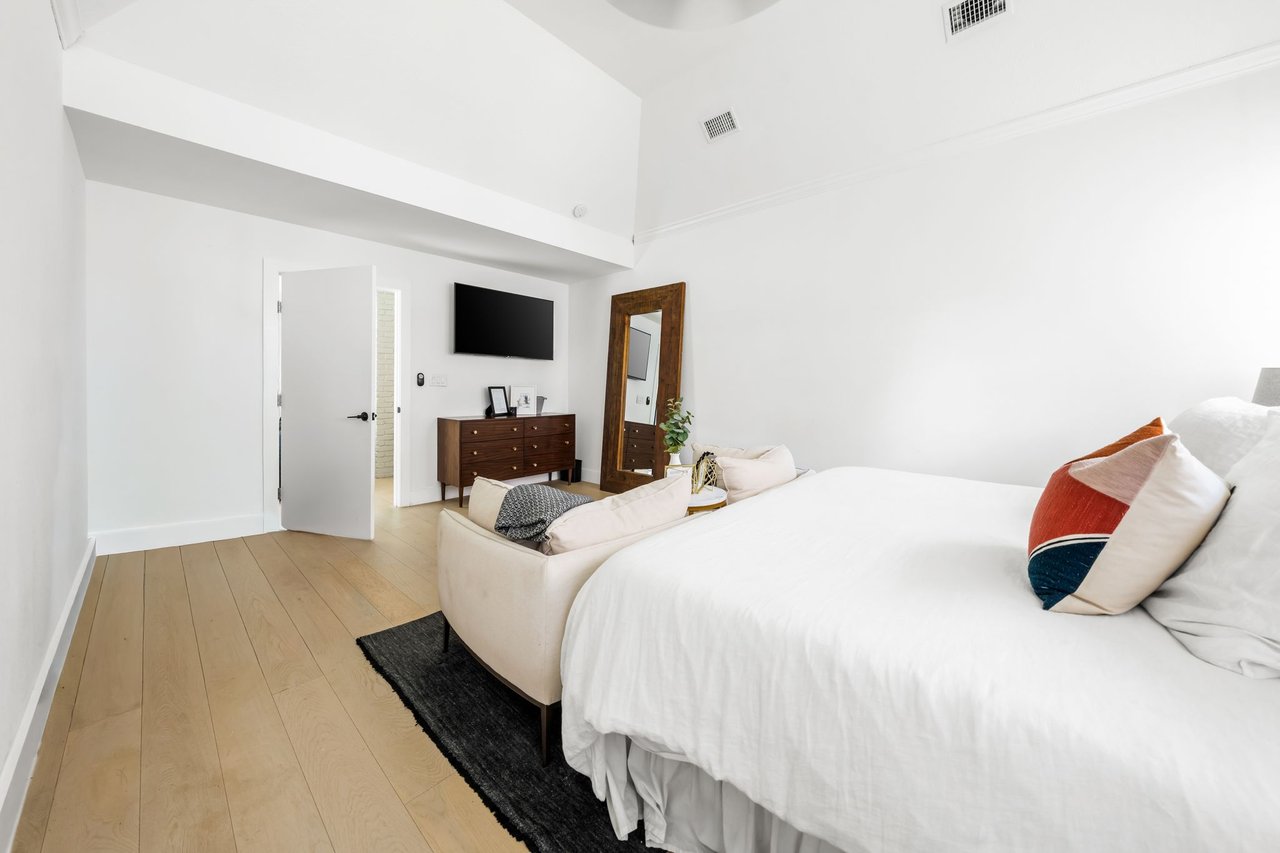 7302 Anaqua Dr