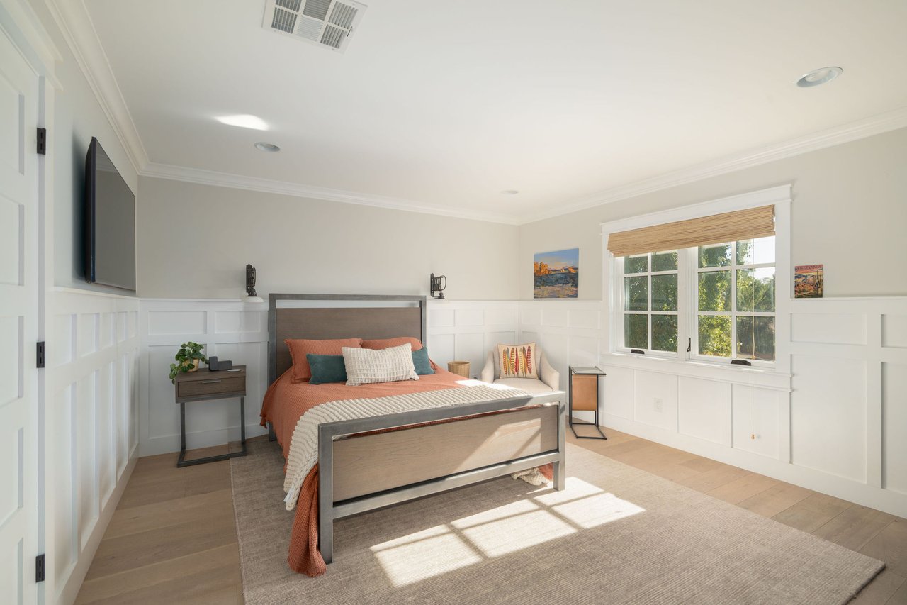 5627 E MONTEROSA Street