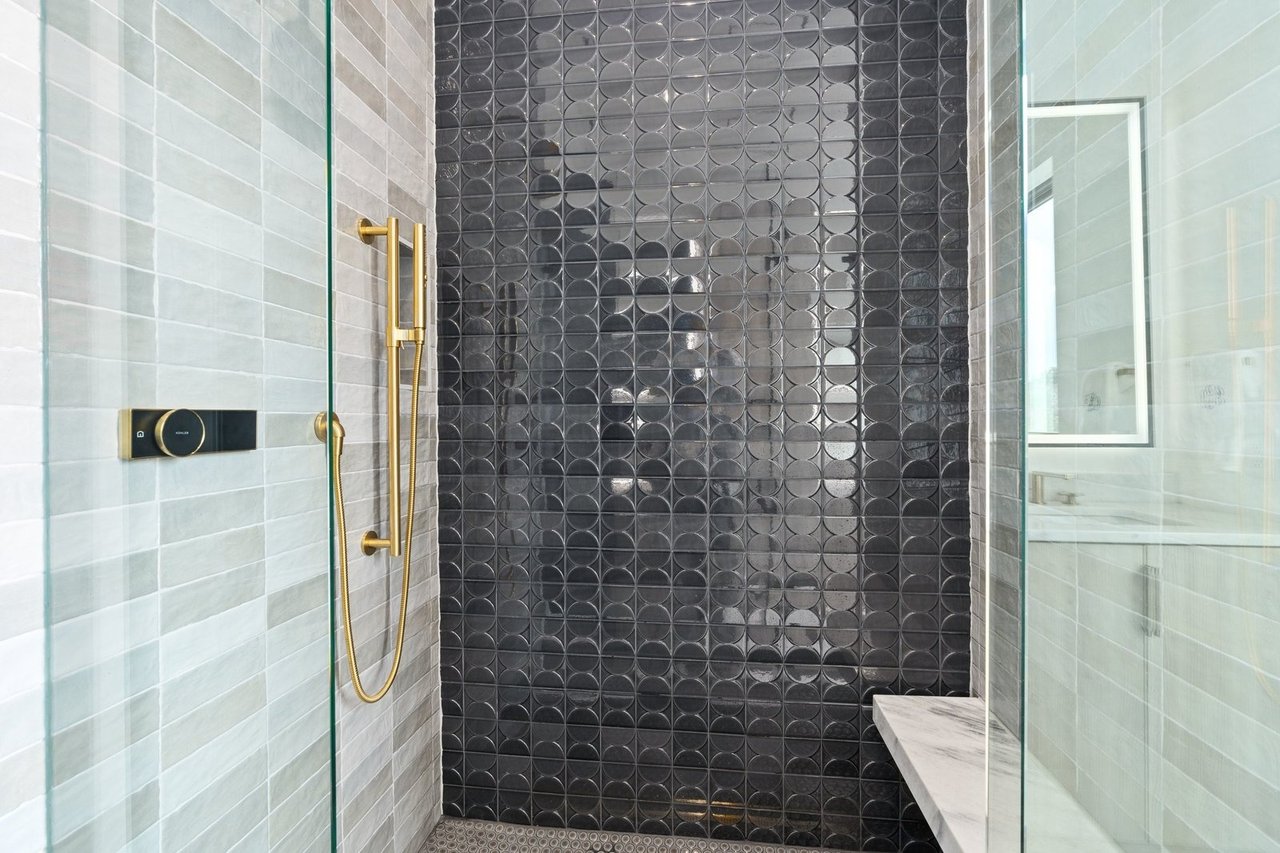Luxxis Design 1104 Summit