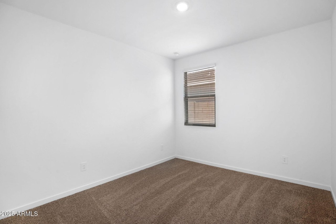 4811 W HUNTER Trail