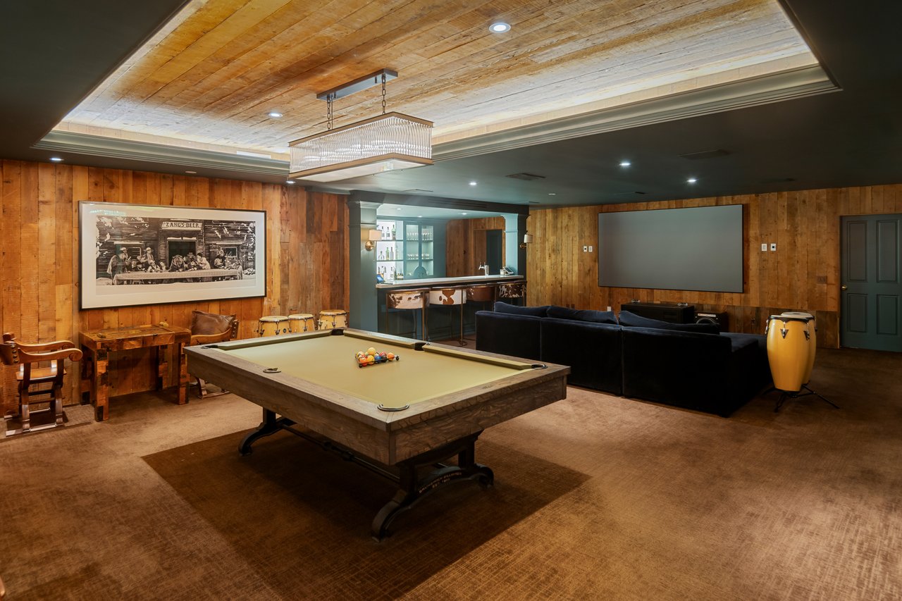 9135 Hazen Dr, Beverly Hills 