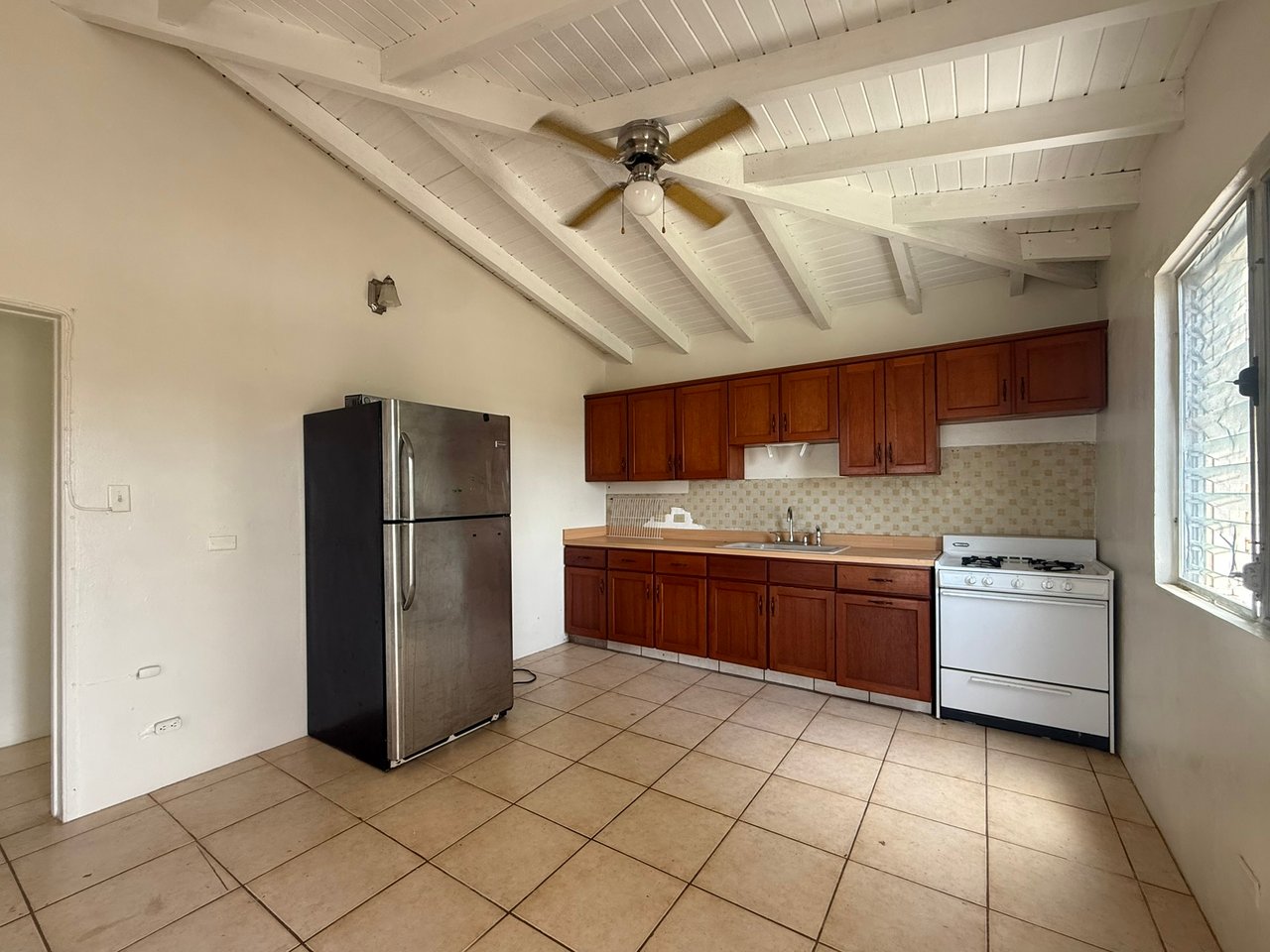 1141 Chapel Hill 3 Bedroom Apartment