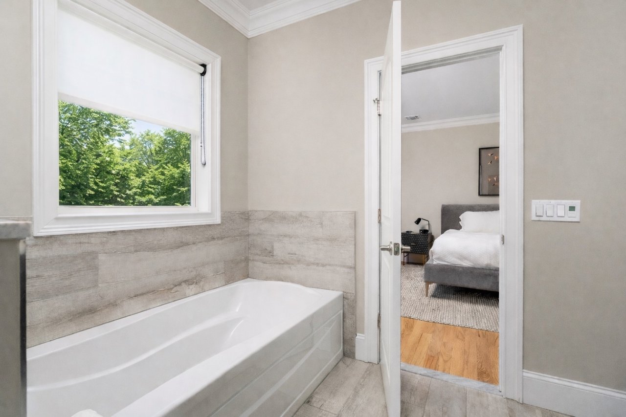 700 Gin Lane, Southold