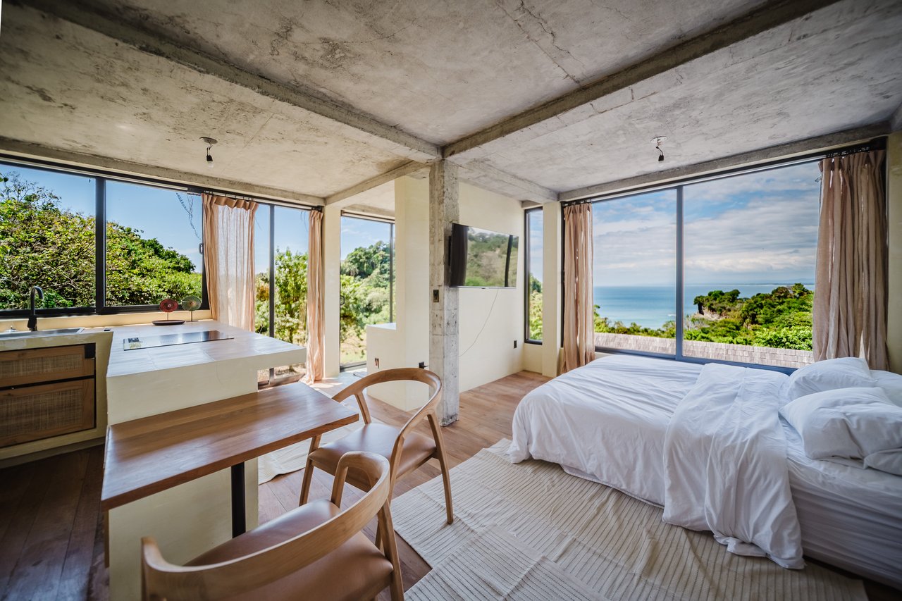 Casa Java – Newly Built Luxury Jungle Estate Near Playa La Vaca