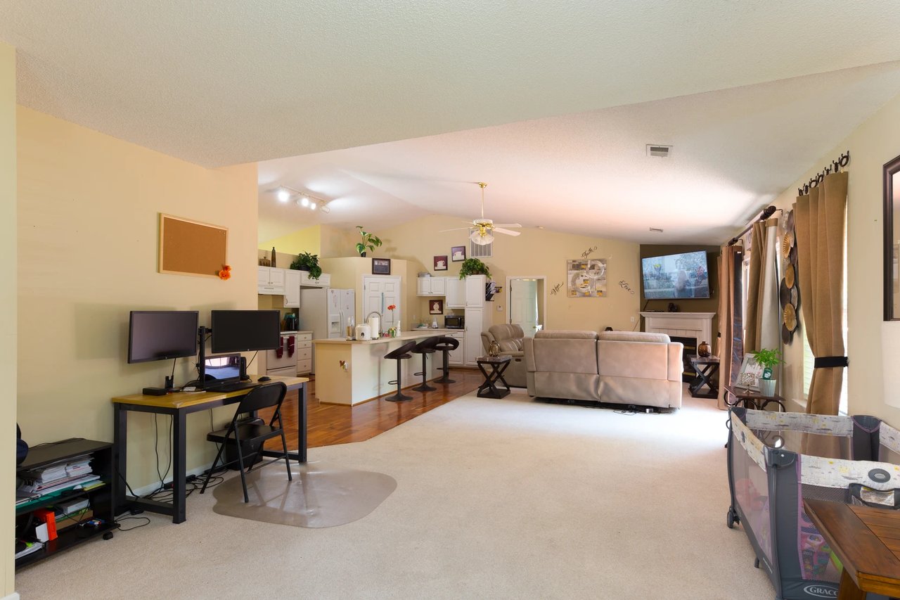 Sold - 612 Hunters Lane, 3 Beds with a Creek & Great Room