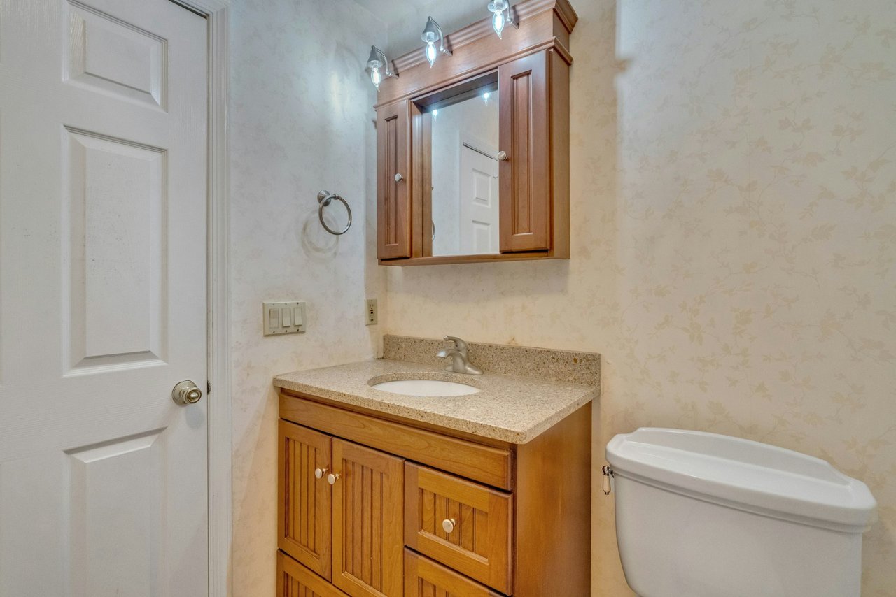 1135 Hyde Park Court