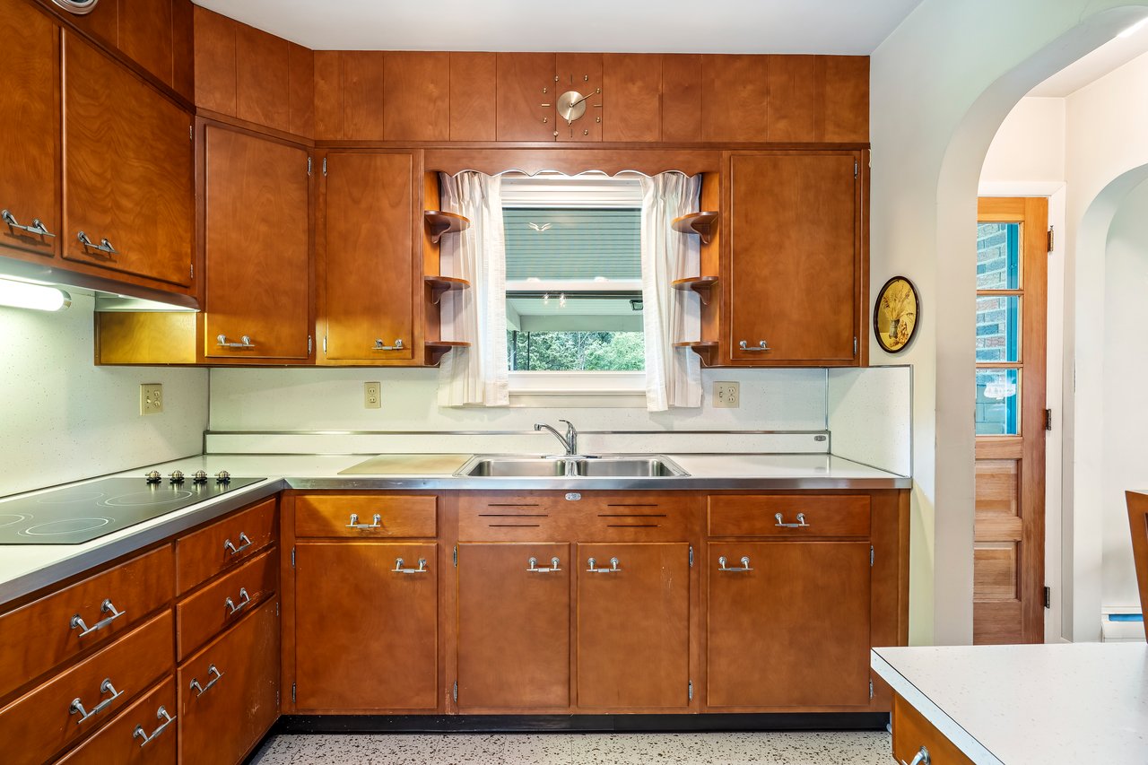 2186 Polk Valley Road