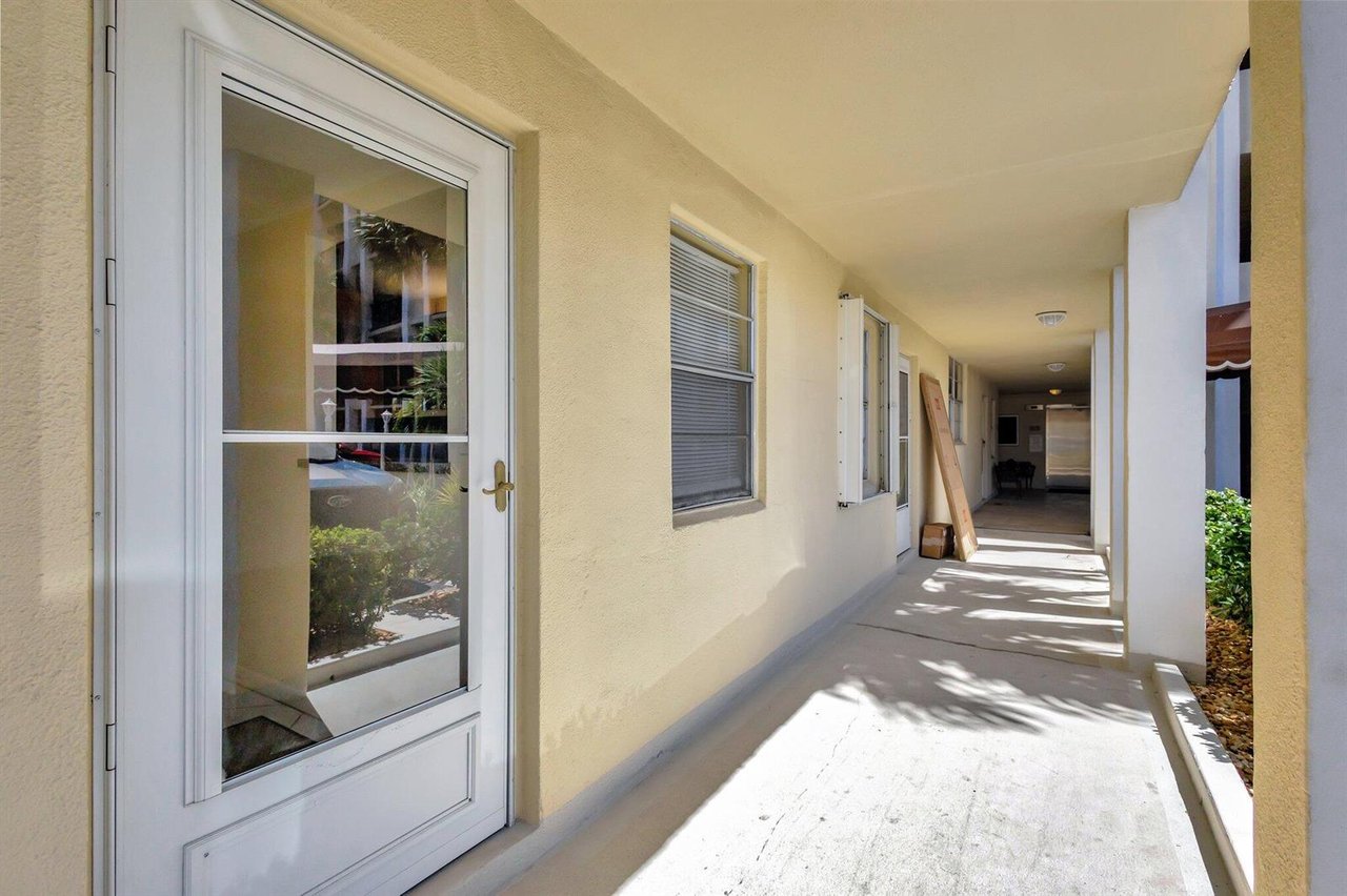 105 Paradise Harbour Boulevard #109