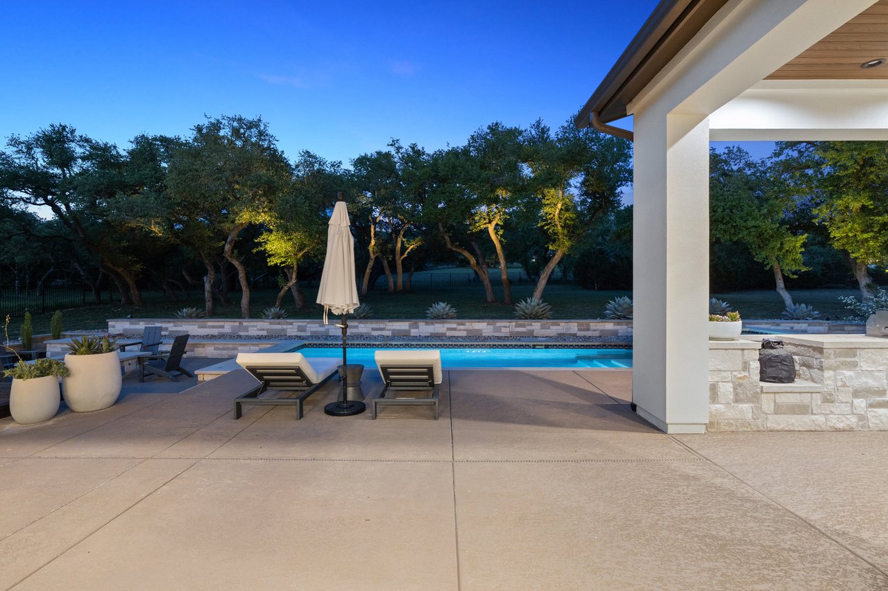 8325 Lakewood Ridge Cv