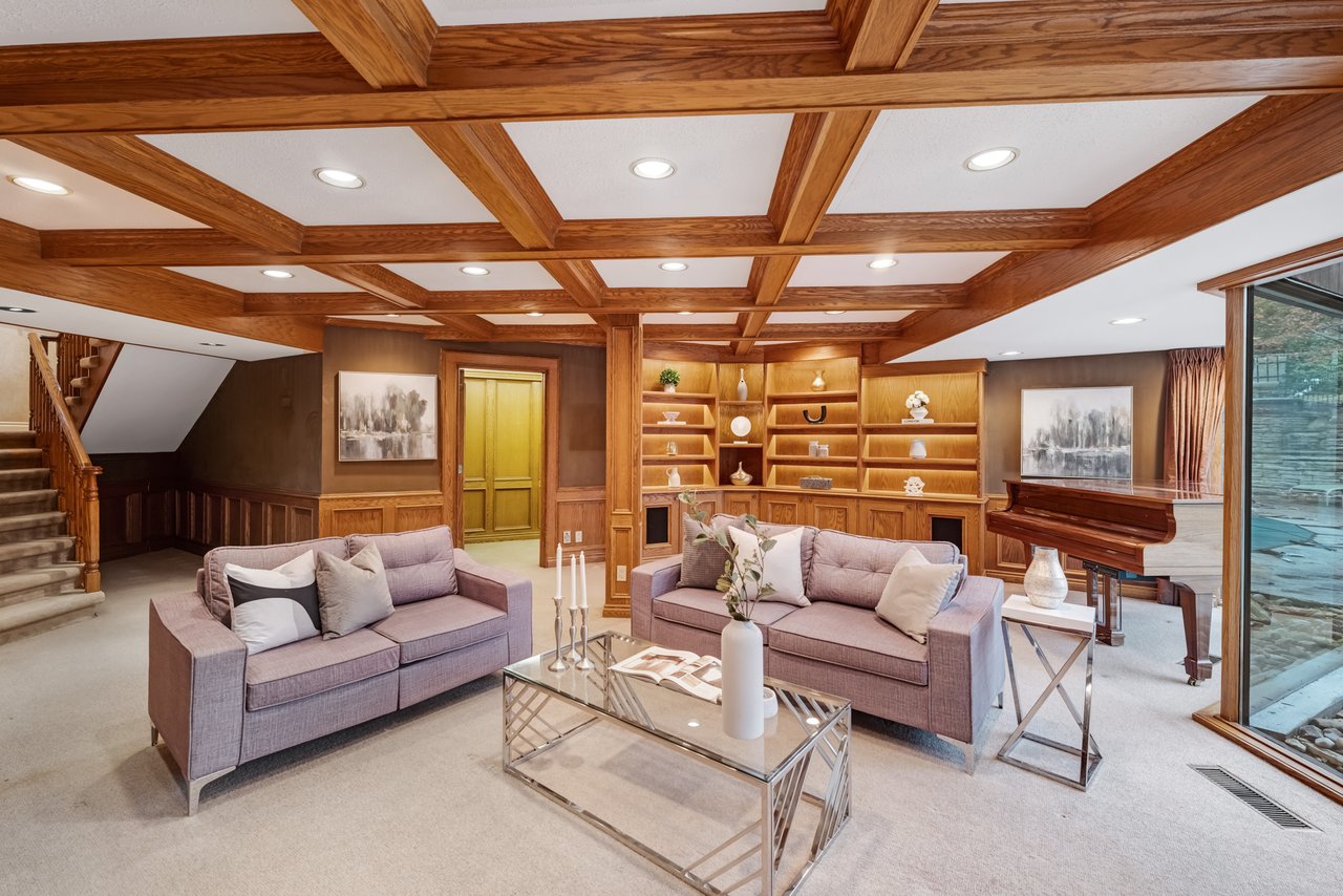 1000 Mississauga Heights Dr