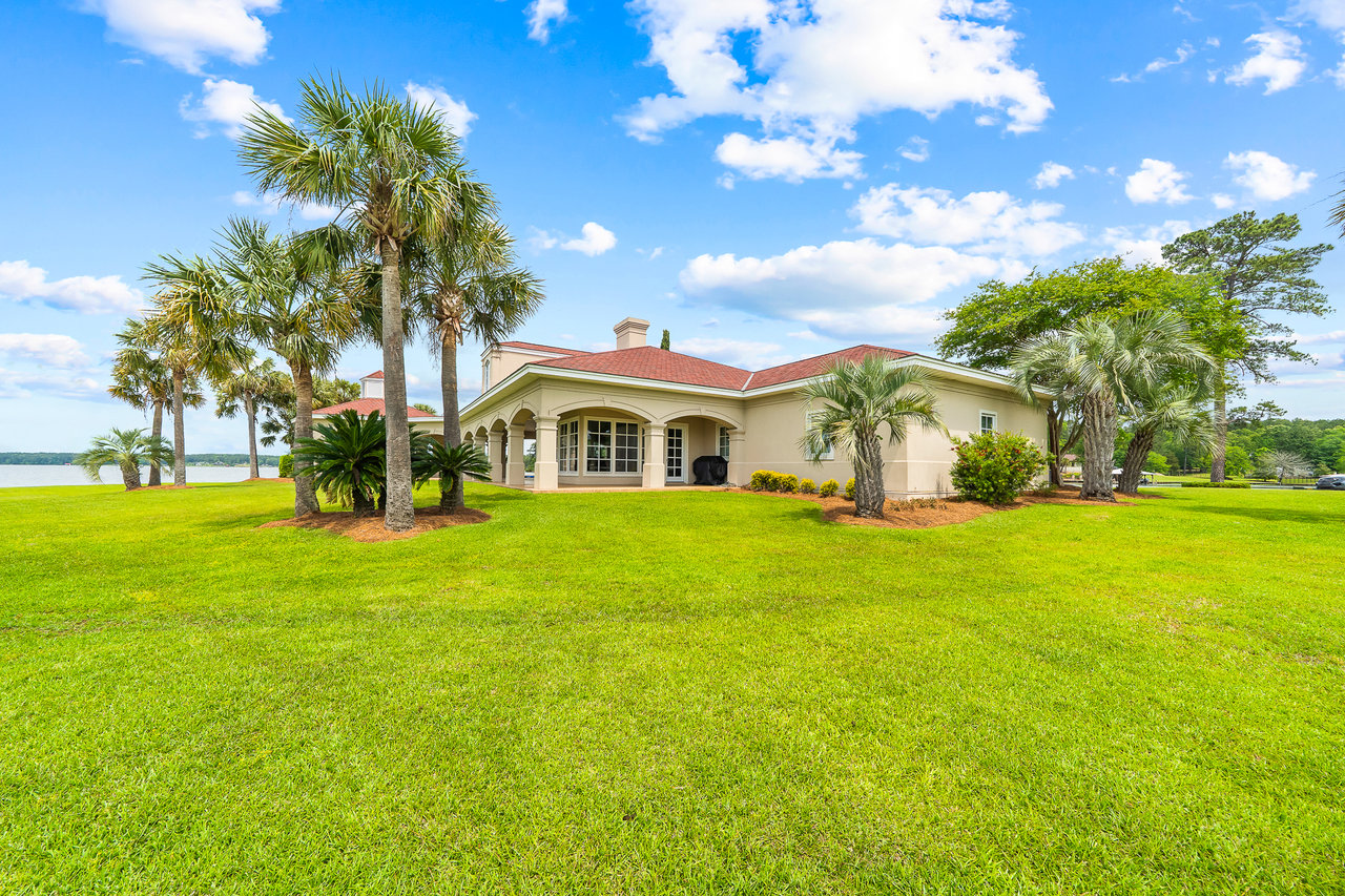 745 S Chickasaw Trail