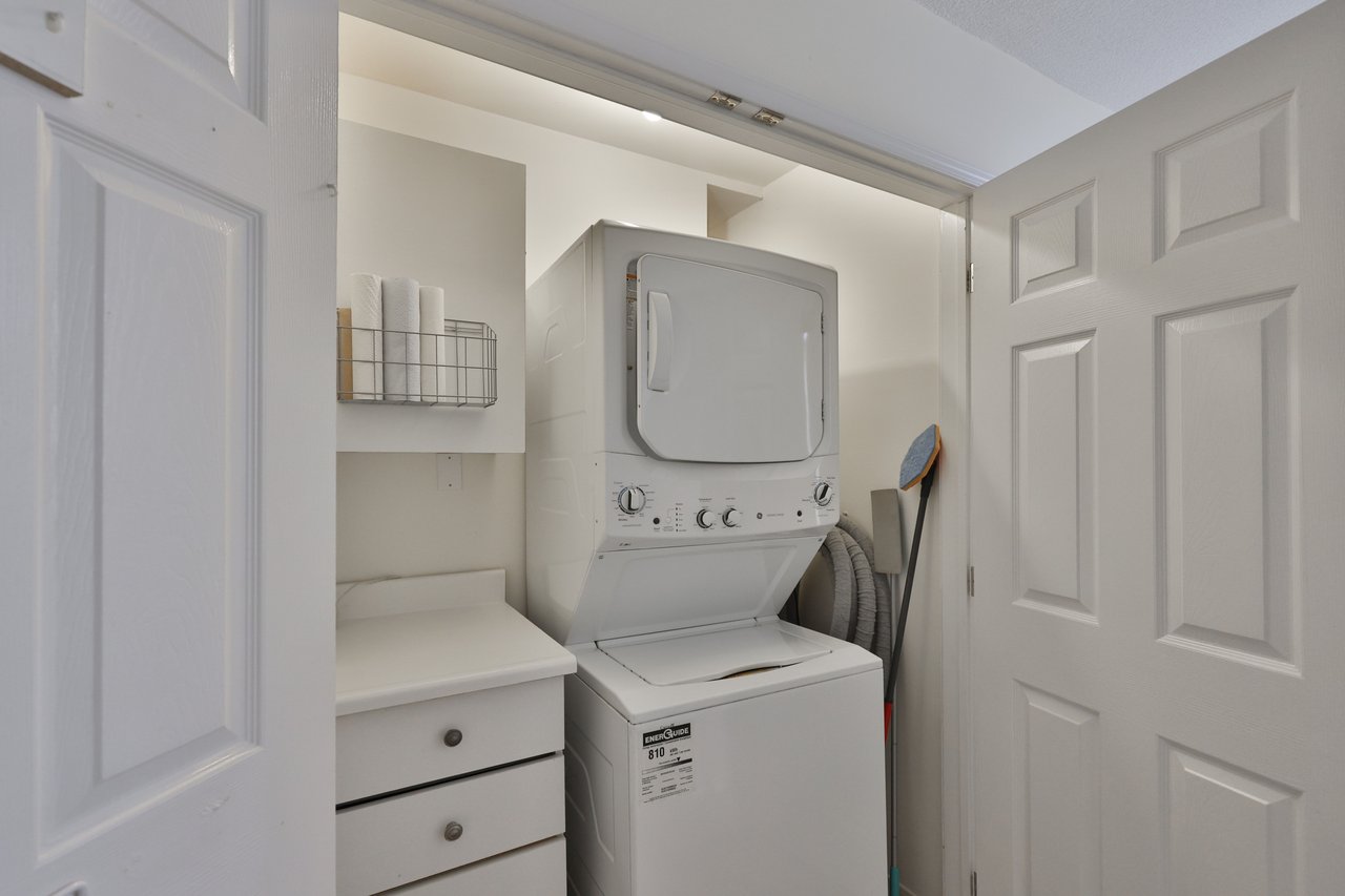 86 Forsythe Street, Oakville