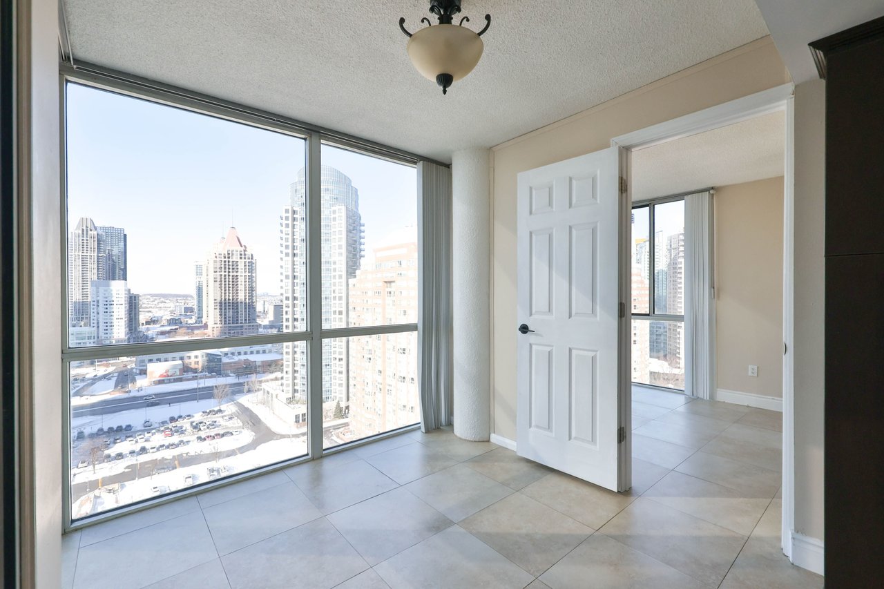 2109-350 Webb Drive, Mississauga