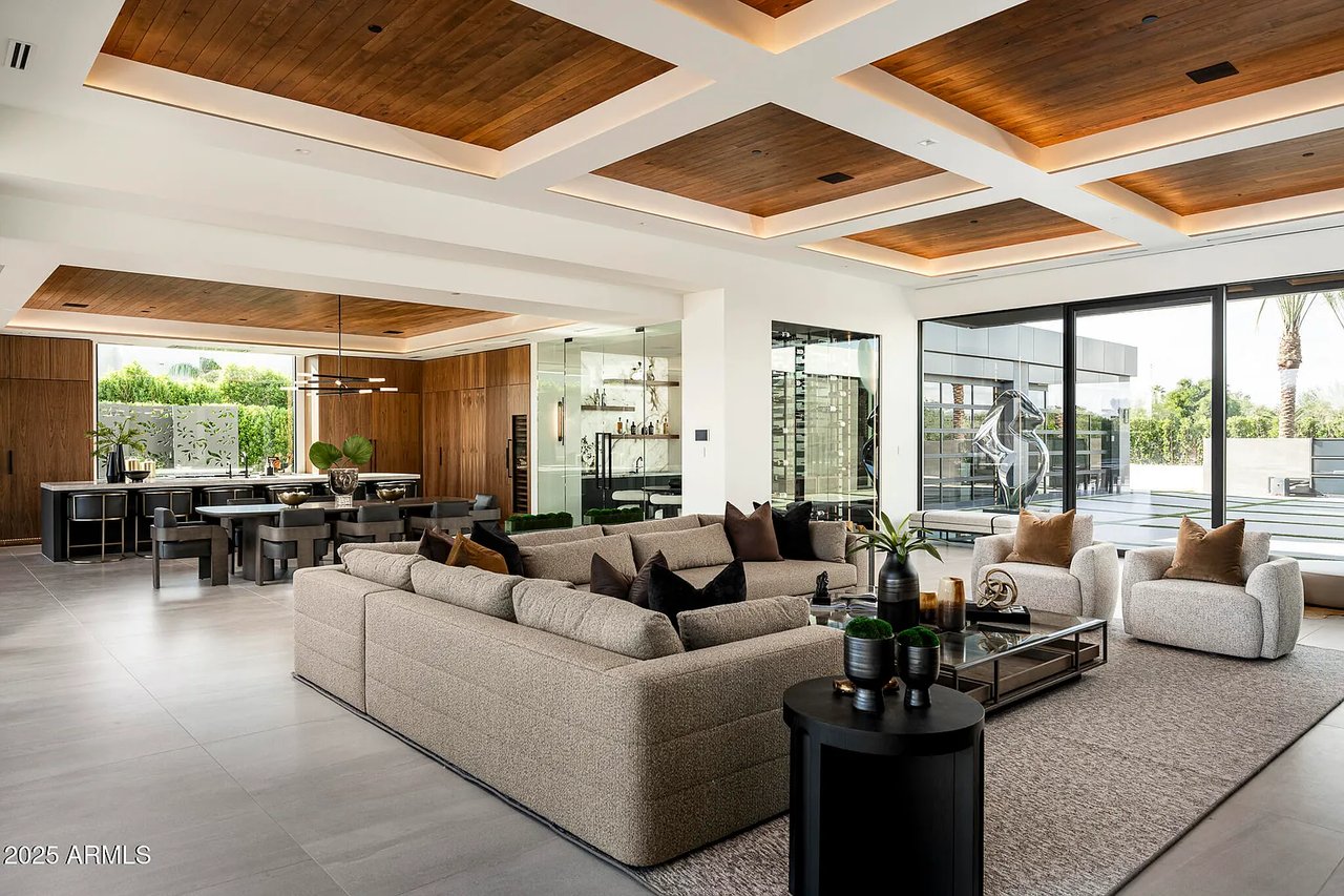 6911 E Jackrabbit Rd