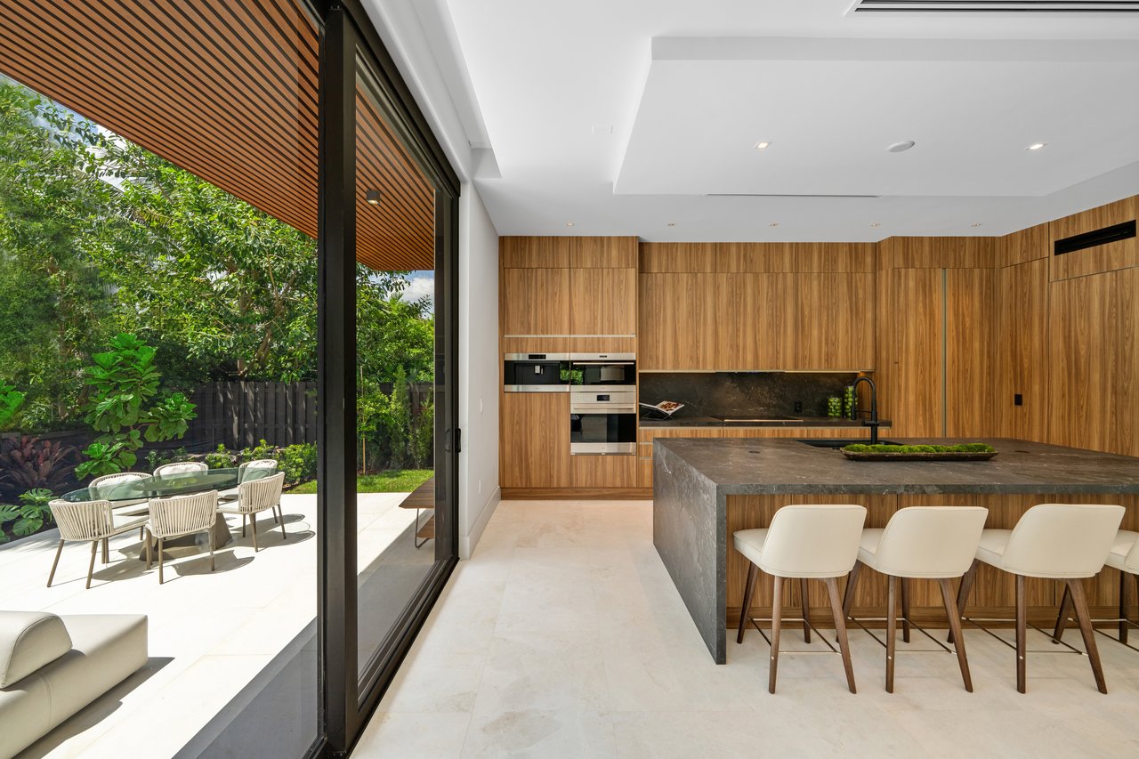 262 189th Terrace