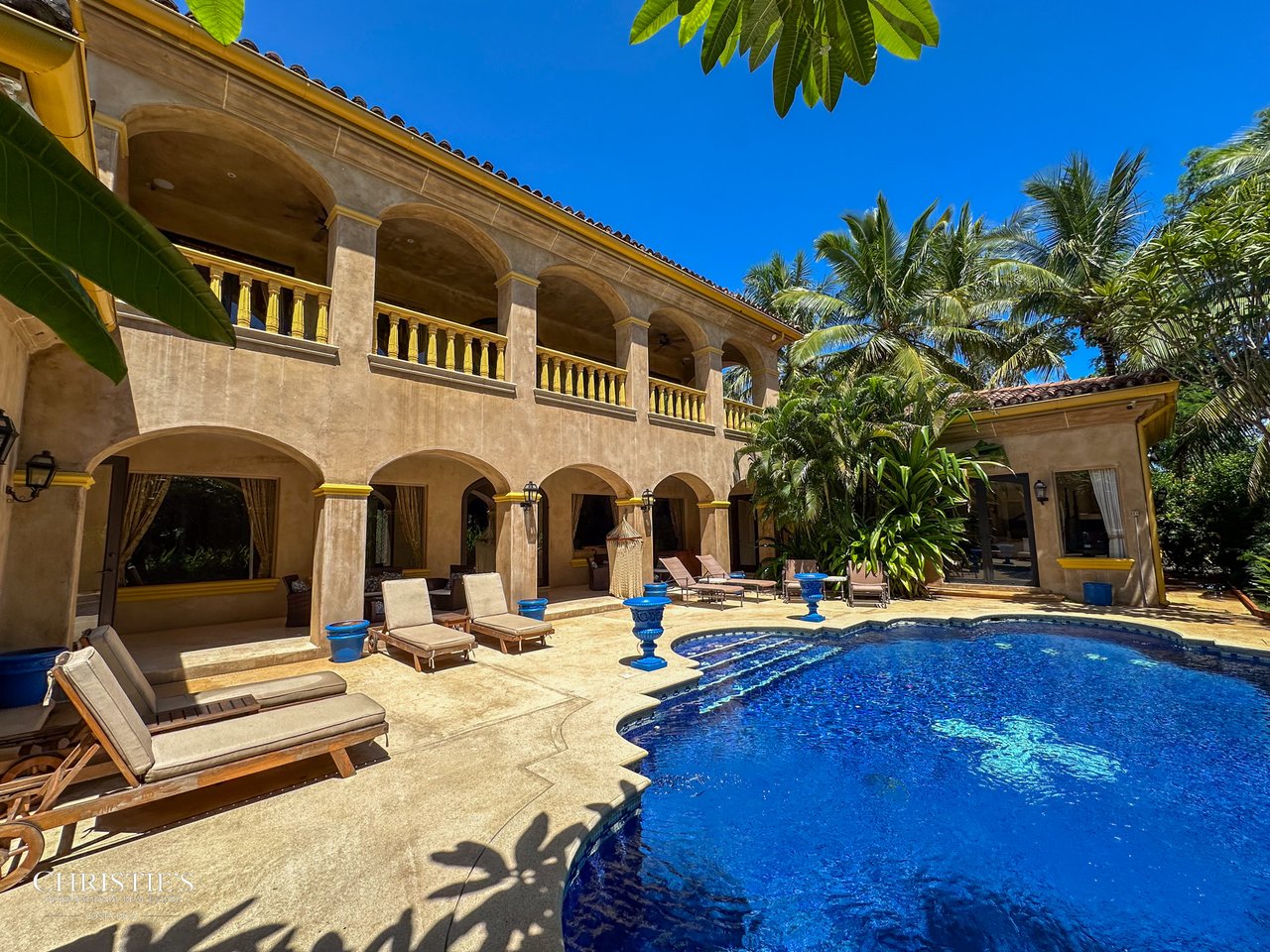 Golf-Front Tuscan-Style Estate – Villa Tuscana