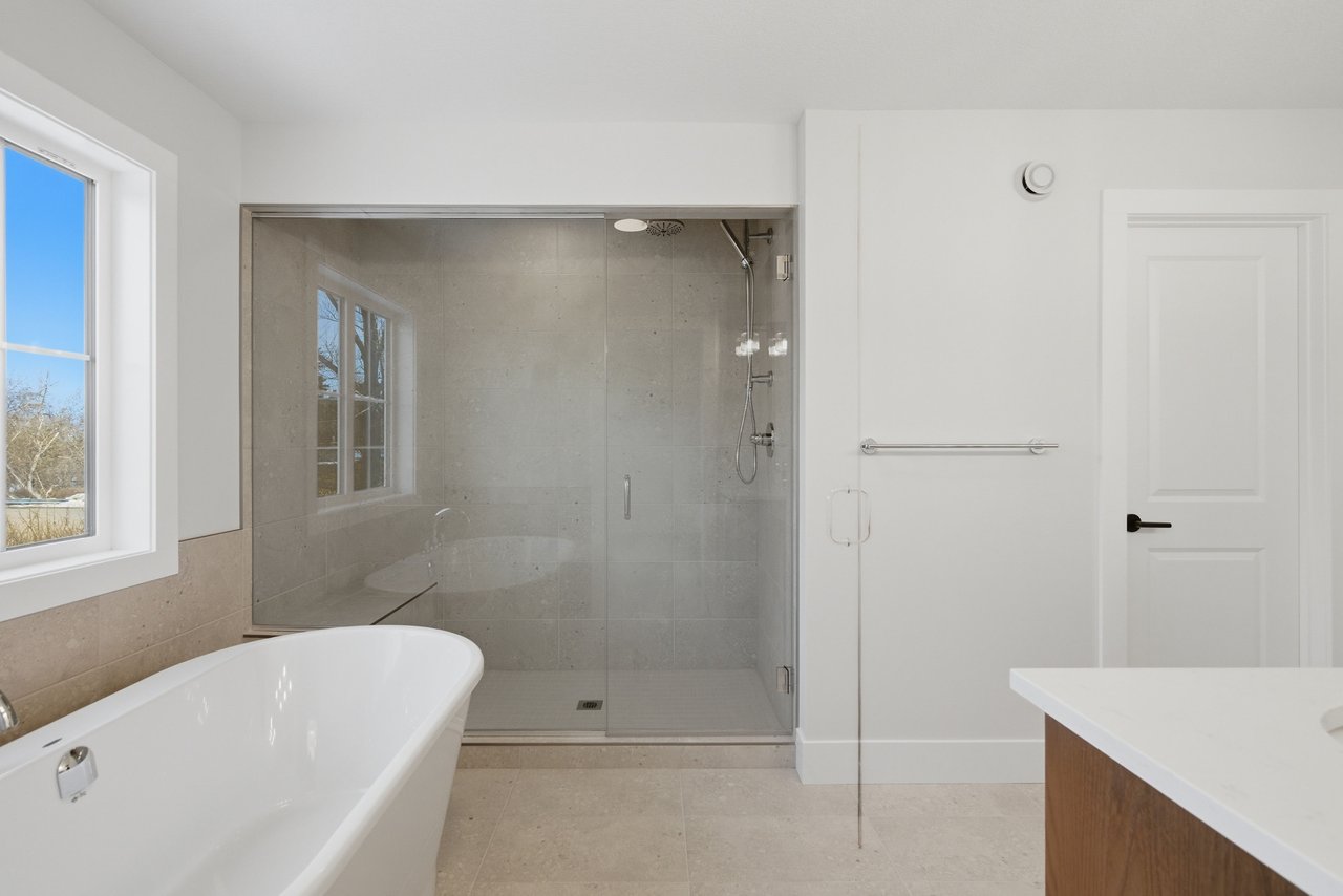 378 Bessborough Drive SW