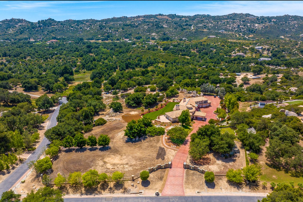 41555 Avenida Conchita