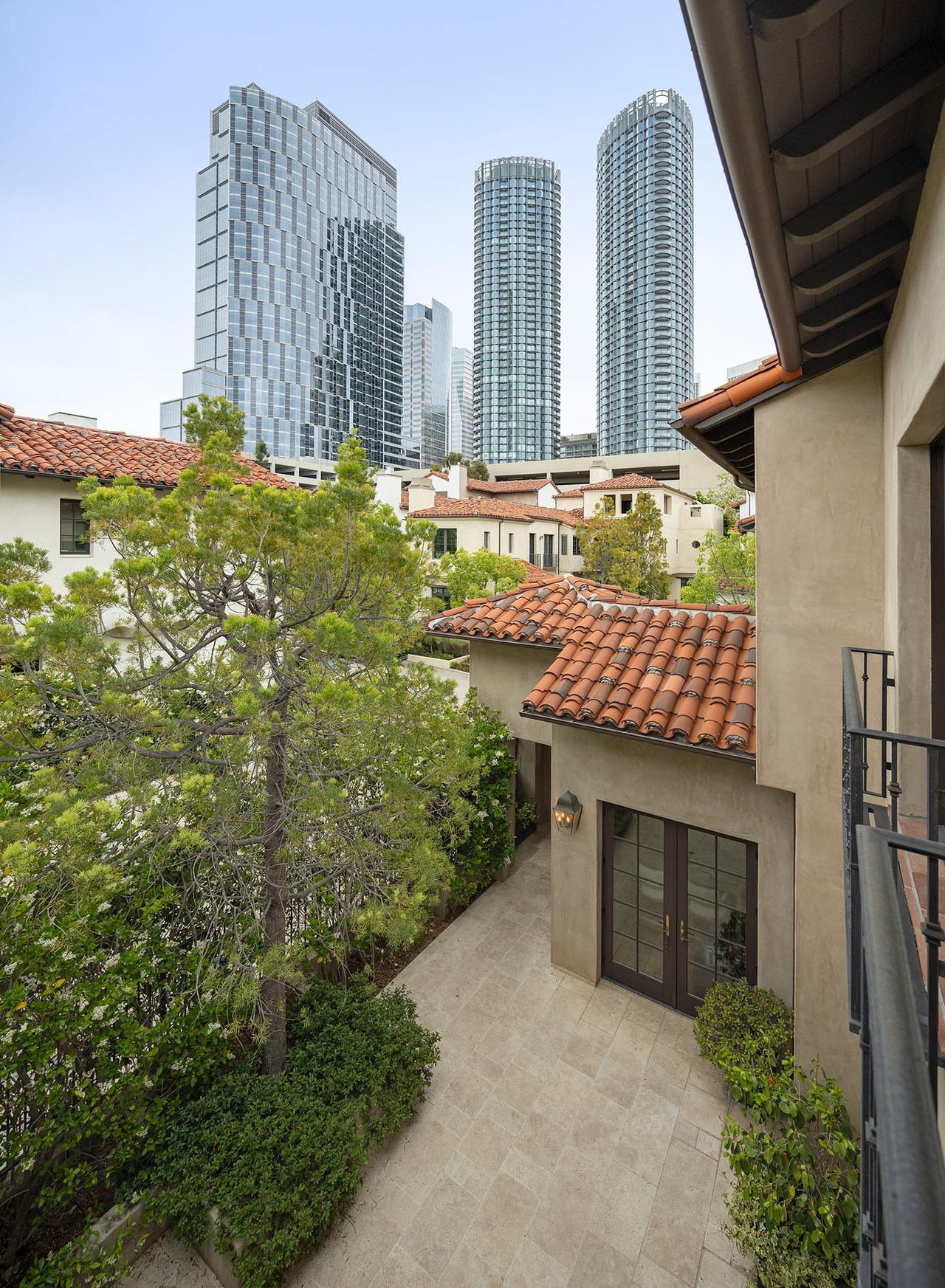 10210 Century Woods Dr, Century City