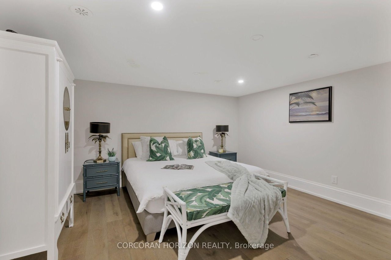 HOGGS HOLLOW CROWN ESTATE