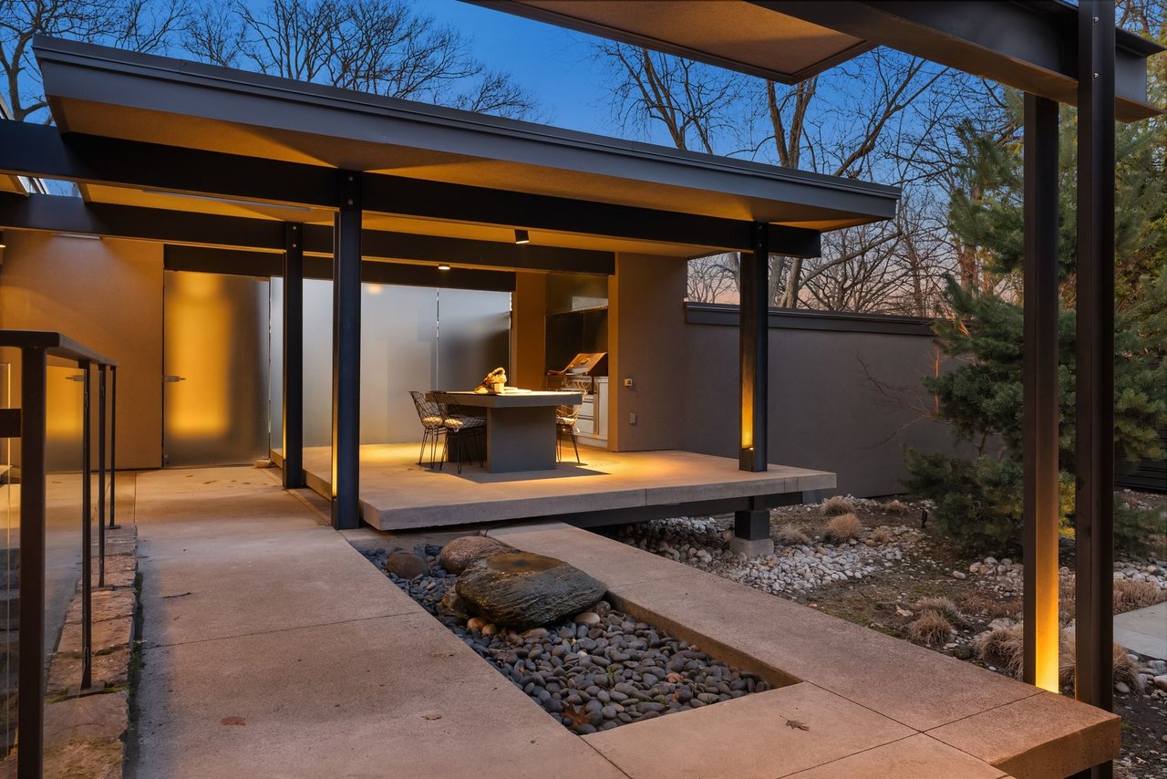 Inspiring MCM Residence