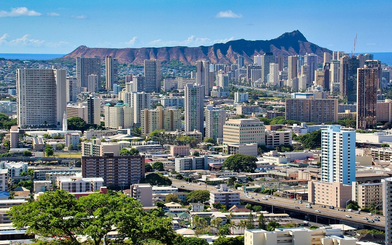 Hold vs. Sell: How Honolulu Apartment Building Owners Should Think About the Decision cover
