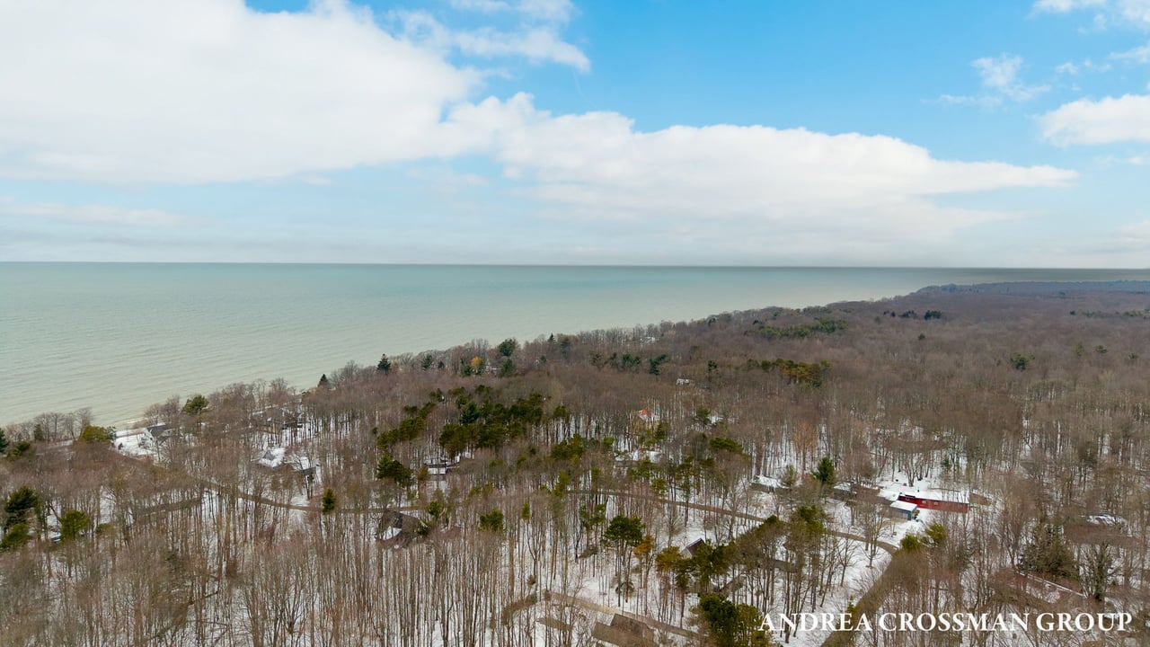 6919 Bendemeer Drive