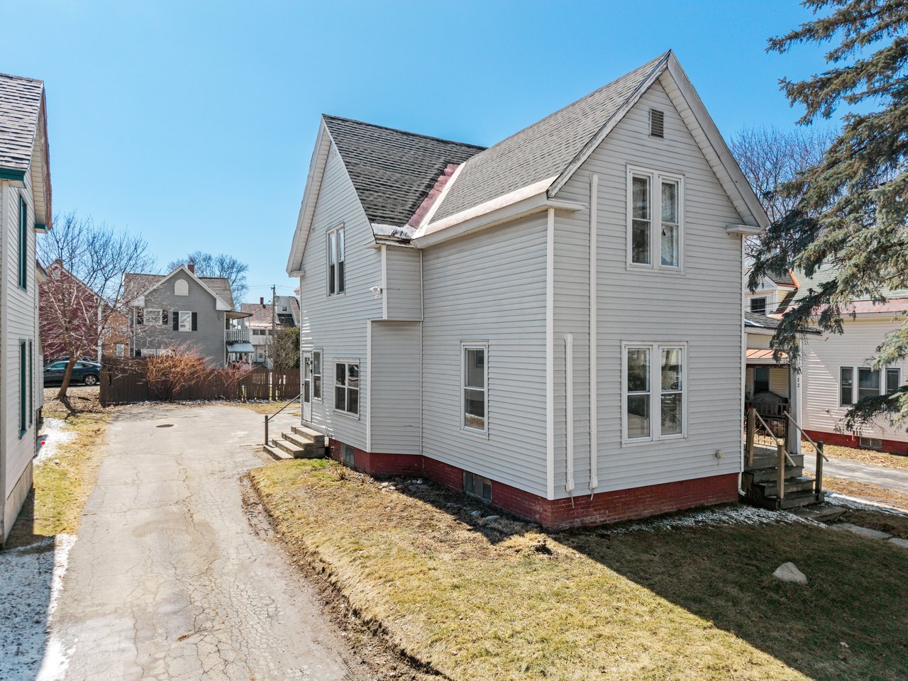 22 Ash Street, Waterville