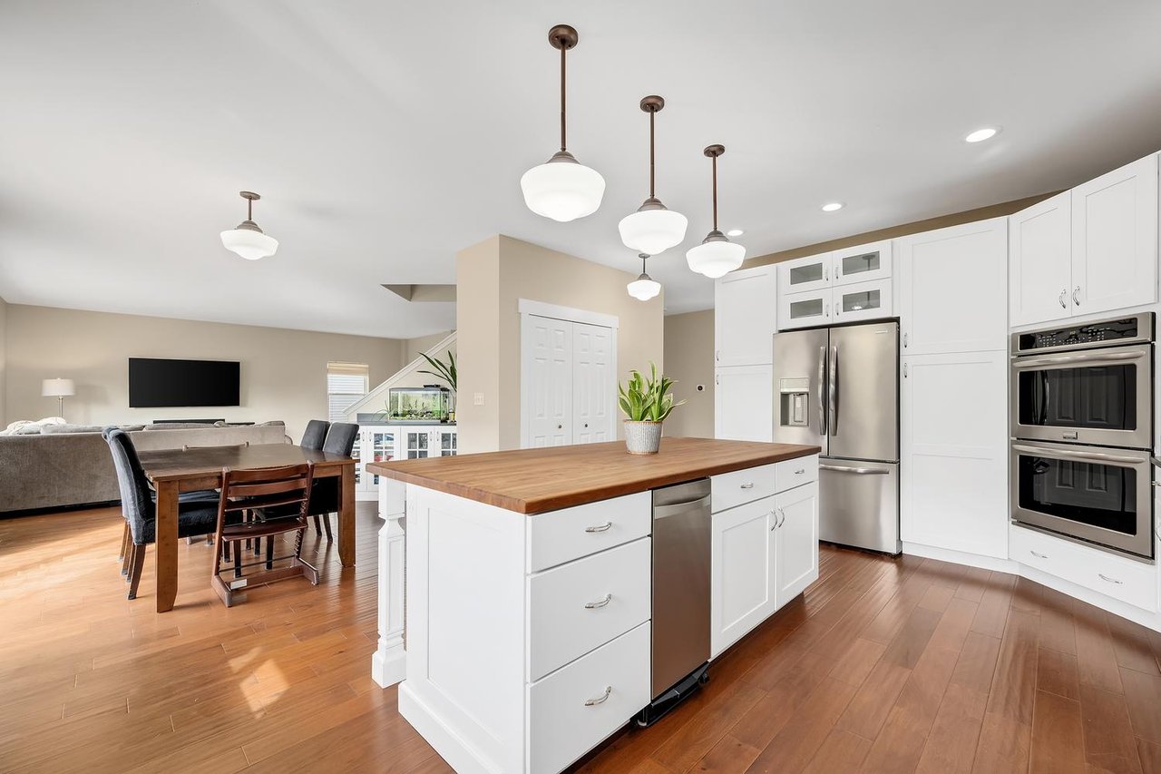 1234 Blackberry Creek Dr, Elburn IL – Updated Home with Space, Style, and a Prime Location