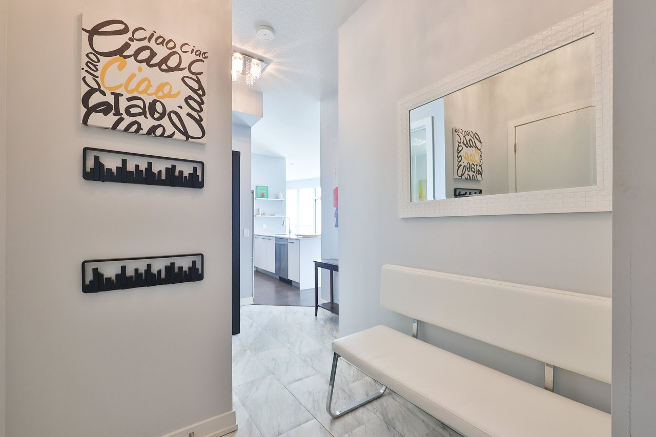 2212 Lake Shore Boulevard W 1803