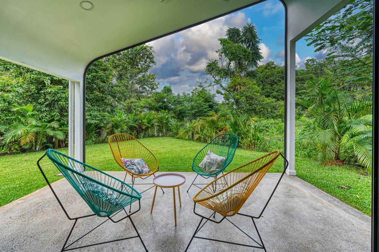 Modern Eco Villa in Central Uvita Only 5 Minutes from Surf Beach