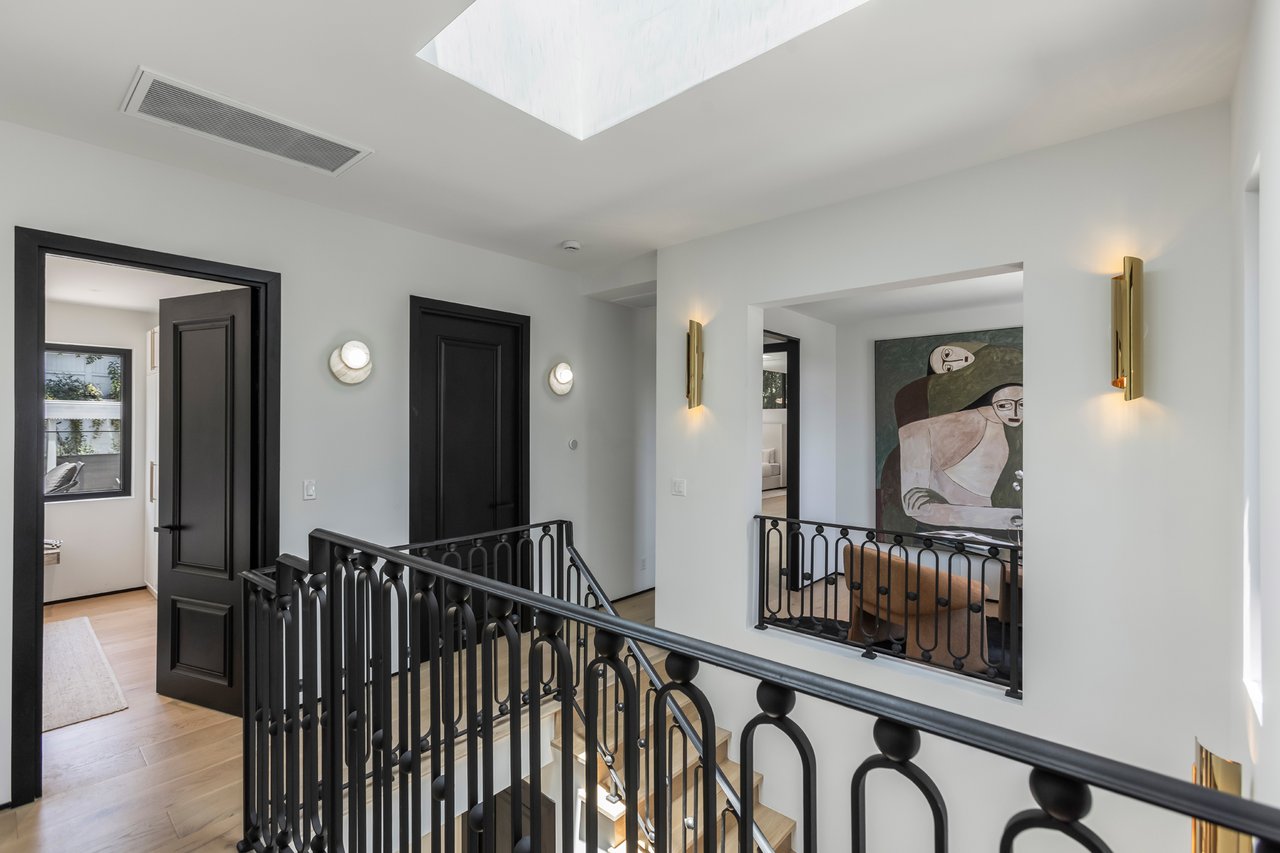 Luxury Gated Villa w/ Pool, Spa & Designer Interiors