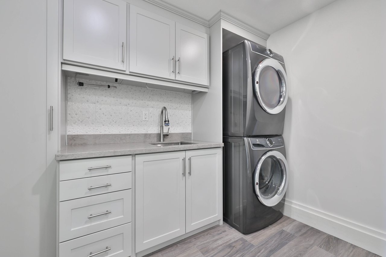 1103-415 Locust Street, Burlington