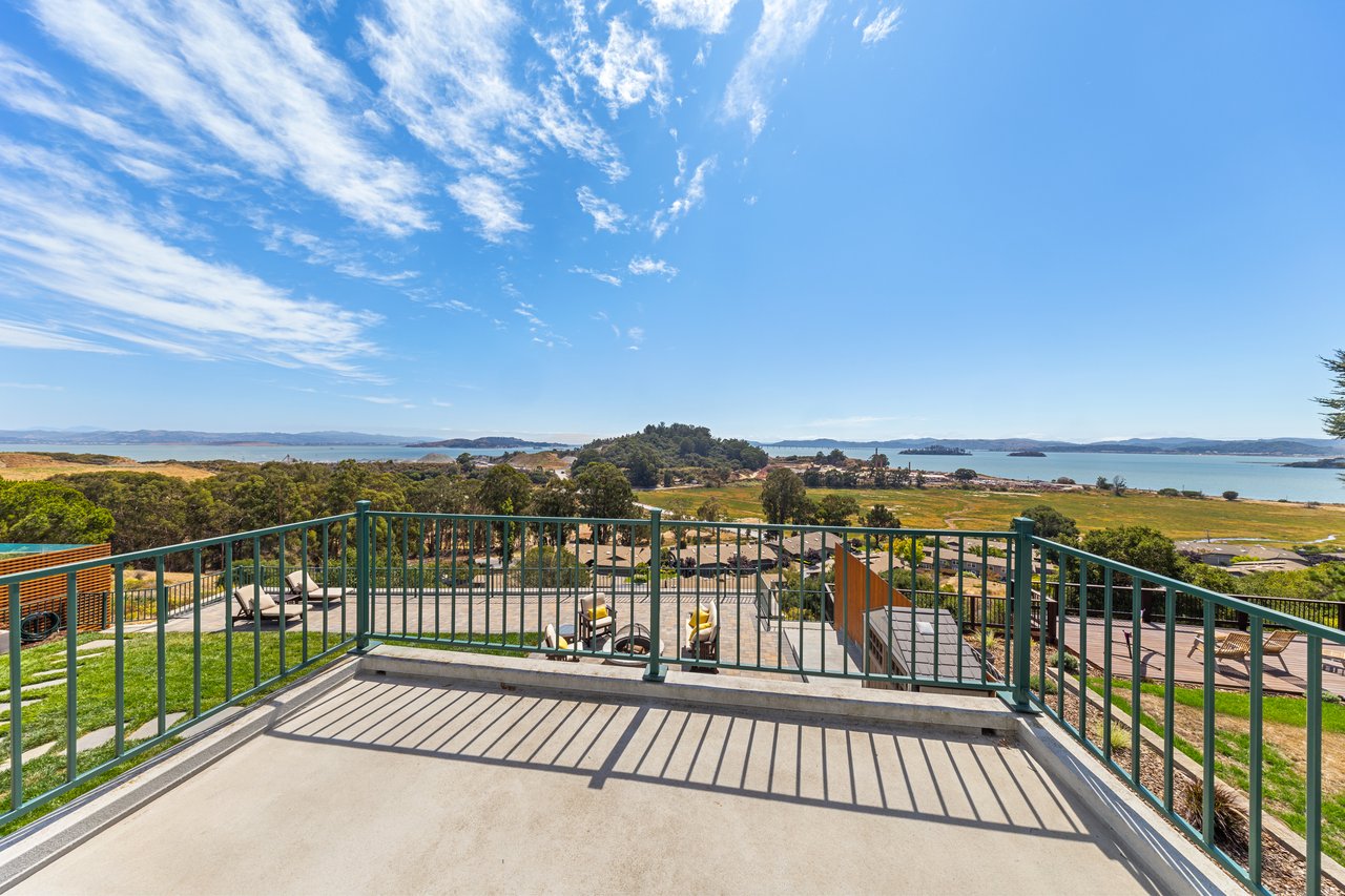 Sunny View Residence in Peacock Gap