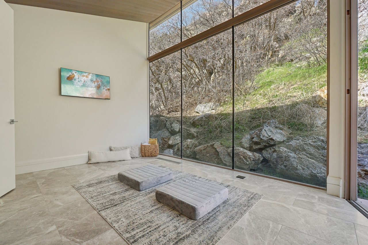 4141 E Canyon Estate Dr