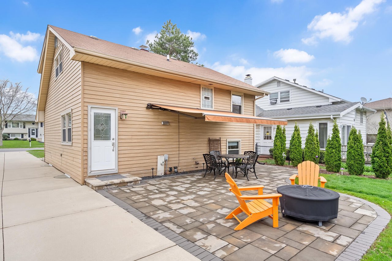 1406 E Elm St, Wheaton IL – Updated Home in Wheaton Estates Near Downtown & District 200