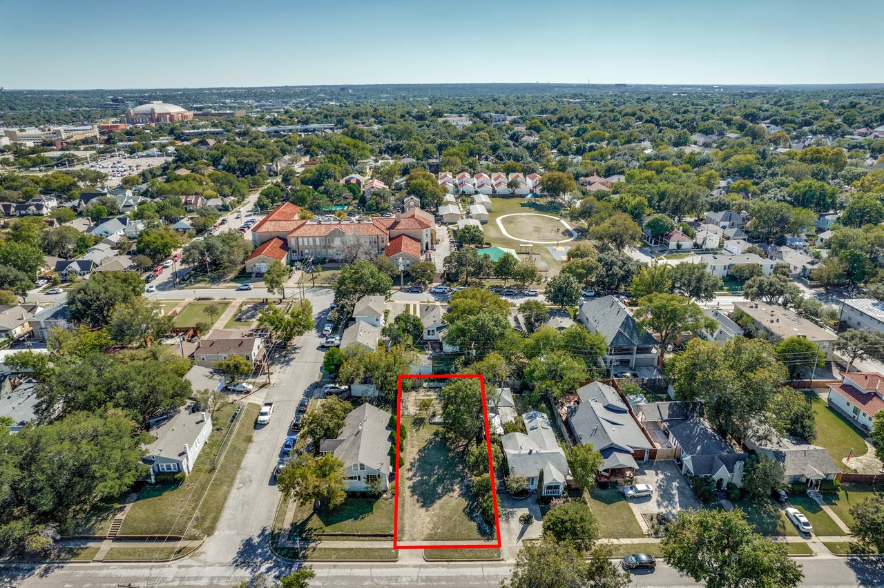 3803 W 6th St. - Lot in Monticello