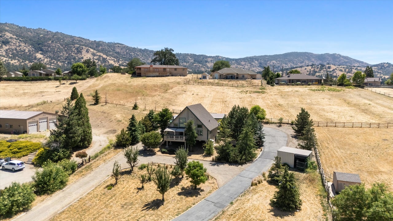 23740 Lakeview Drive