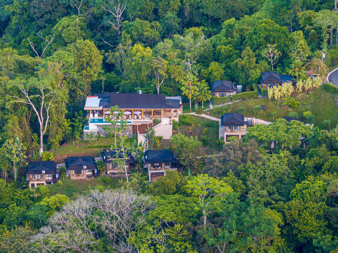 Luxury Hotel Boutique with Ocean Views | Walking distance to the beach | 13.2 Acres