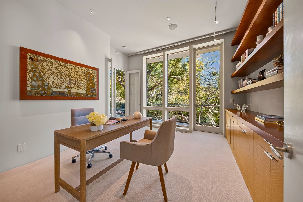 Dramatic Contemporary Architecture and Golden Gate Bridge Views
