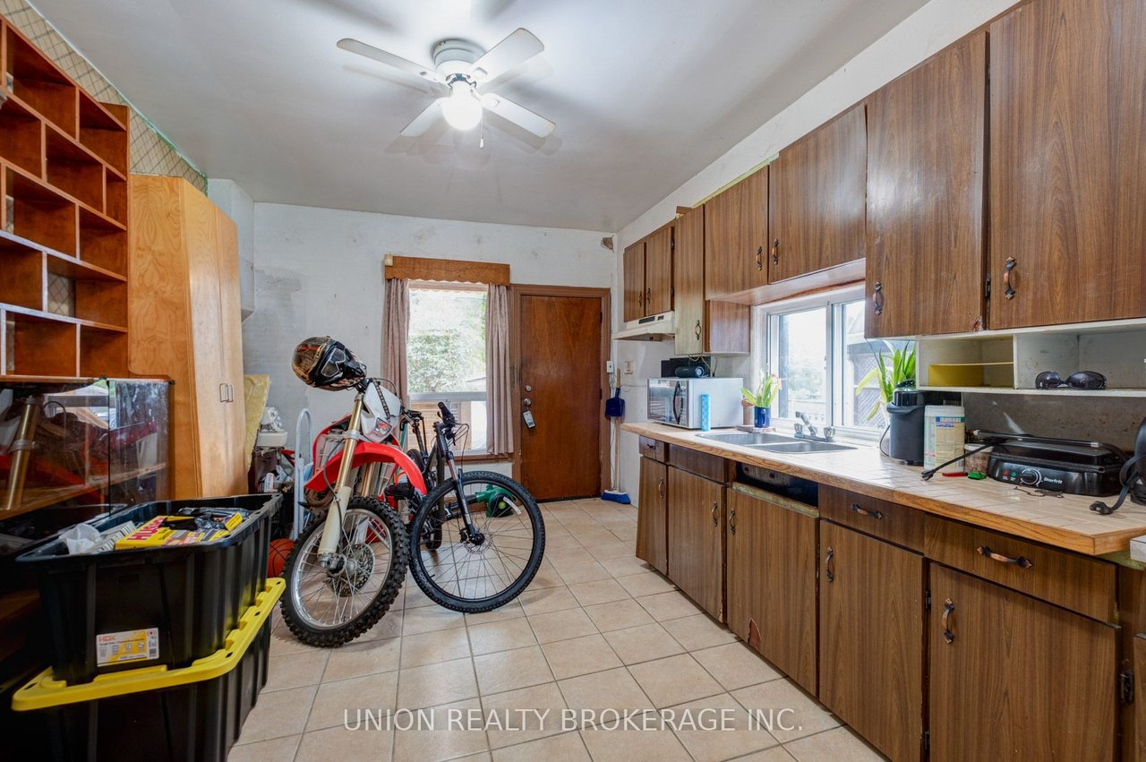 5 Herbert Ave