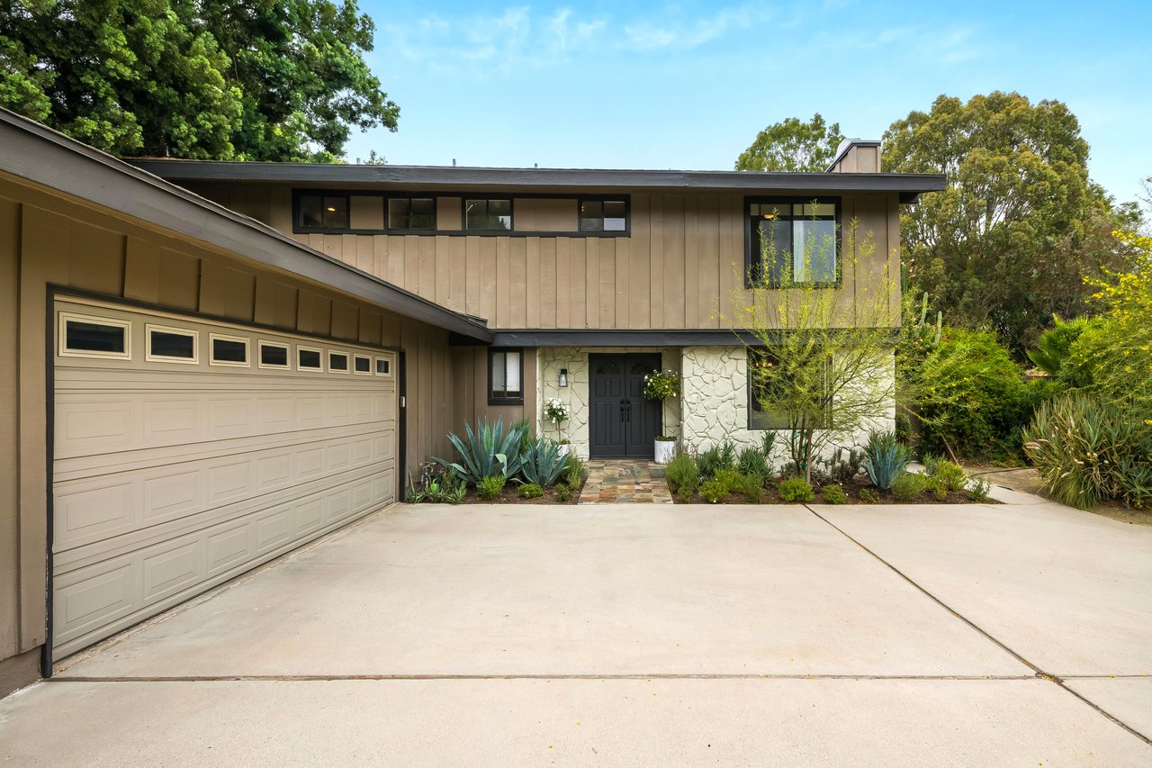 24417 Clipstone St, Woodland Hills 