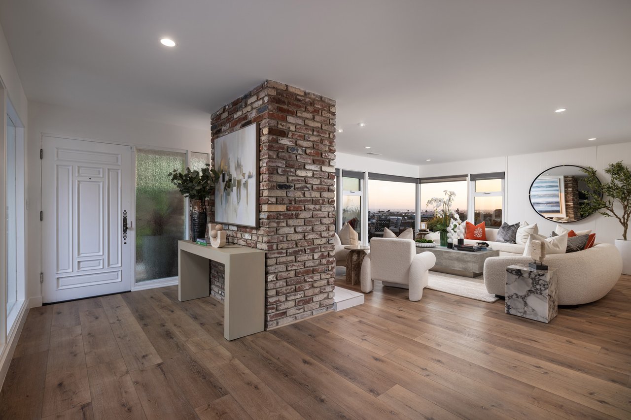 1007 White Sails Way