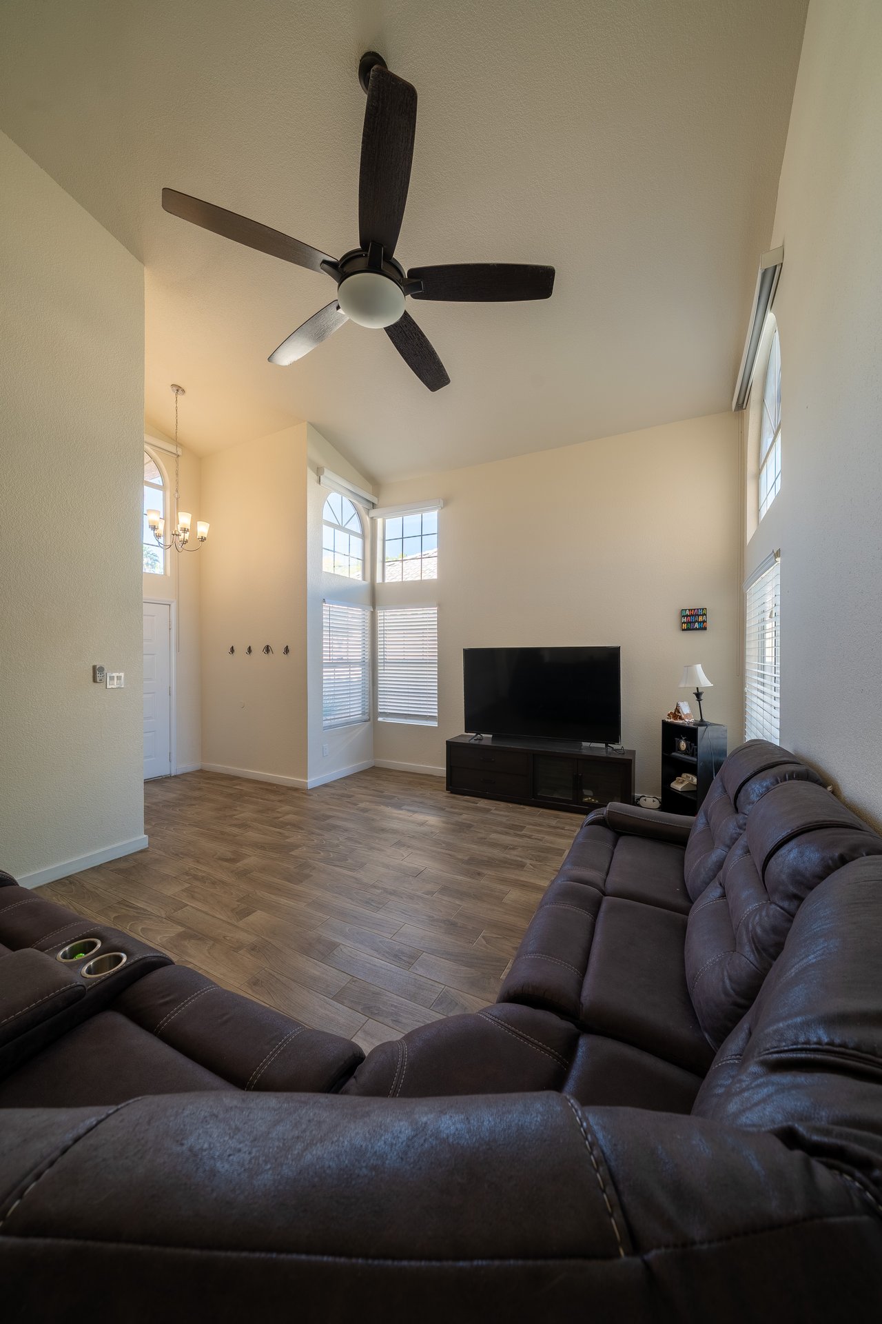 5620 Desert Creek Way