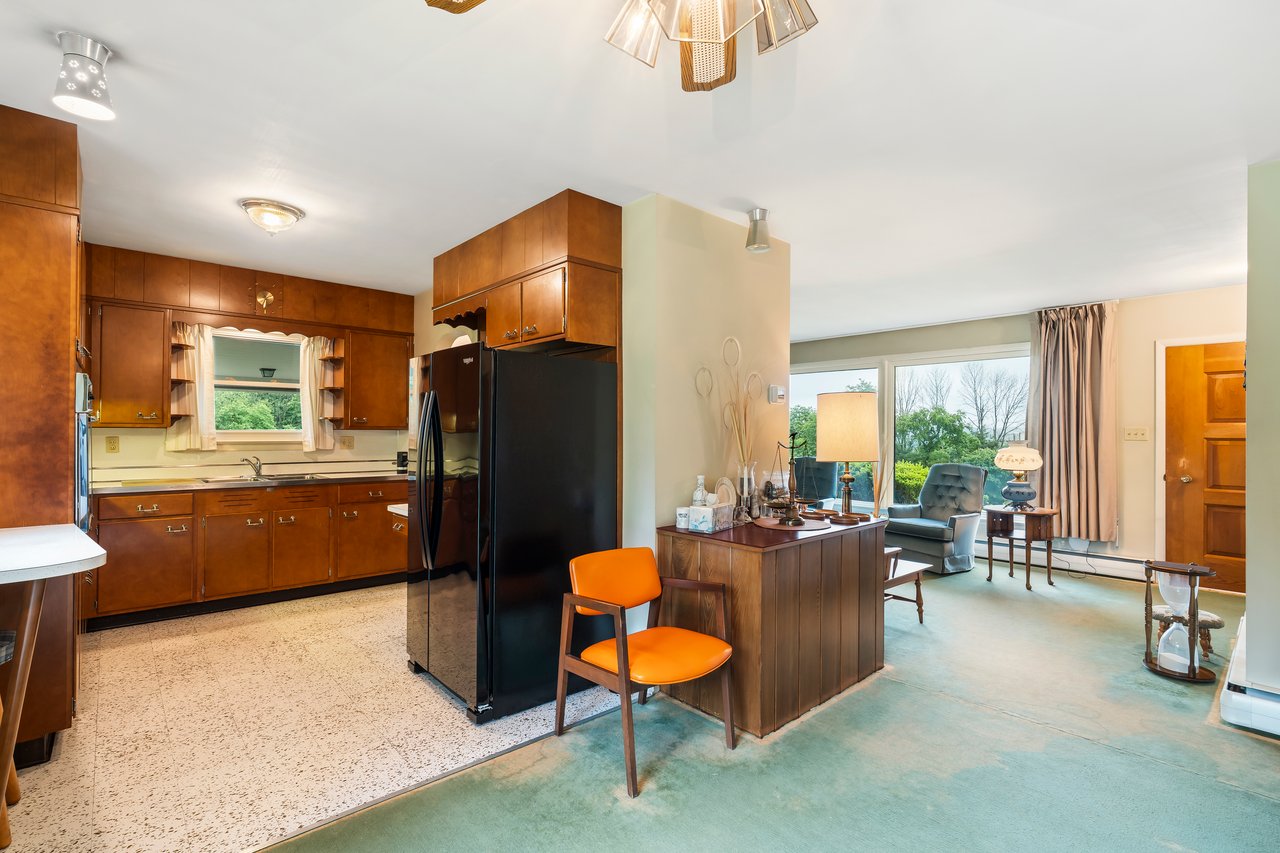 2186 Polk Valley Road