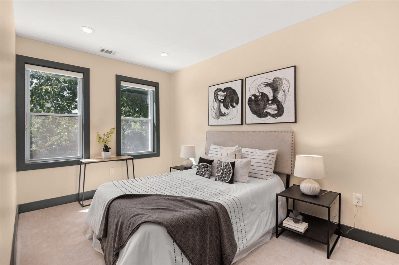 613 Longfellow St NW