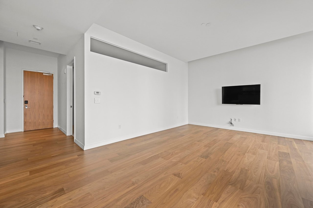 210 Lavaca St#2011
